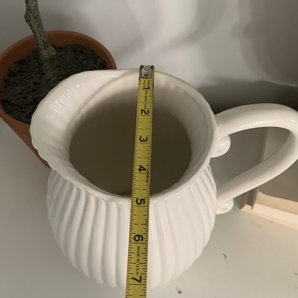 Ashland off white large pitcher ribbed shabby home‎ decor serving shelf table - Picture 8 of 8